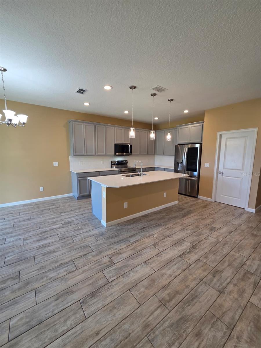 1116 Hendon Loop Property Photo 6