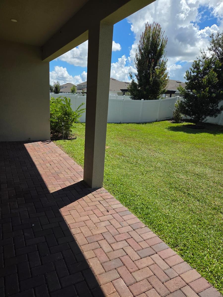 1116 Hendon Loop Property Photo 35
