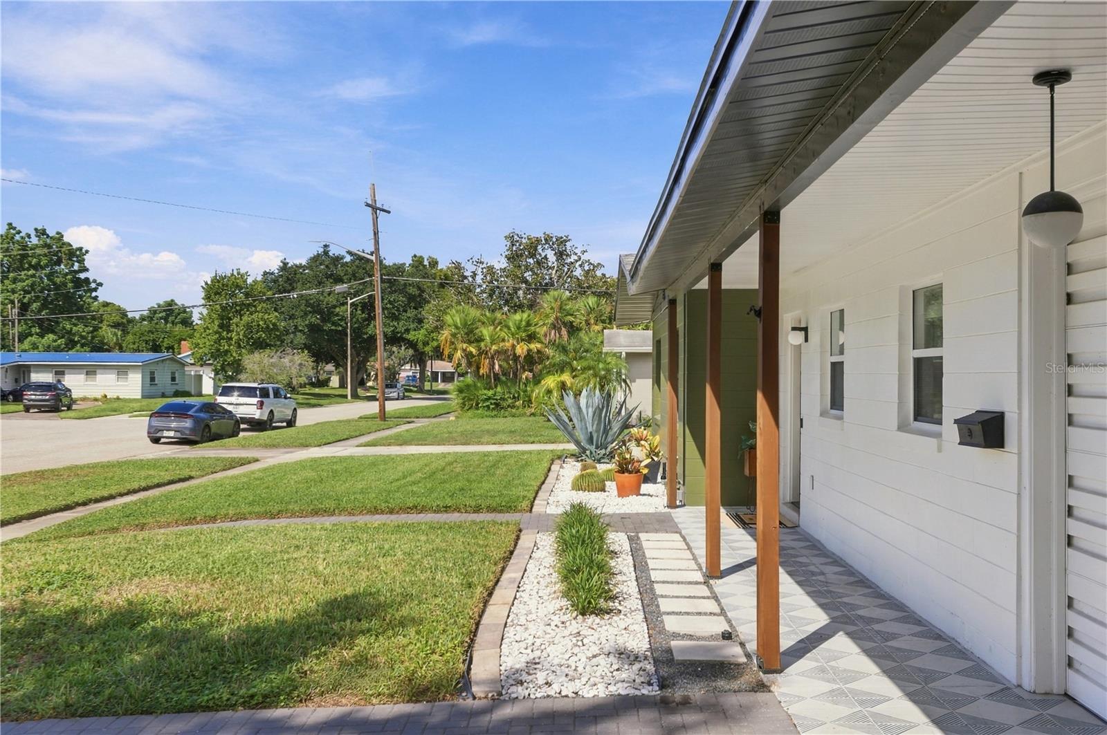 303 Halsey St Property Photo 2