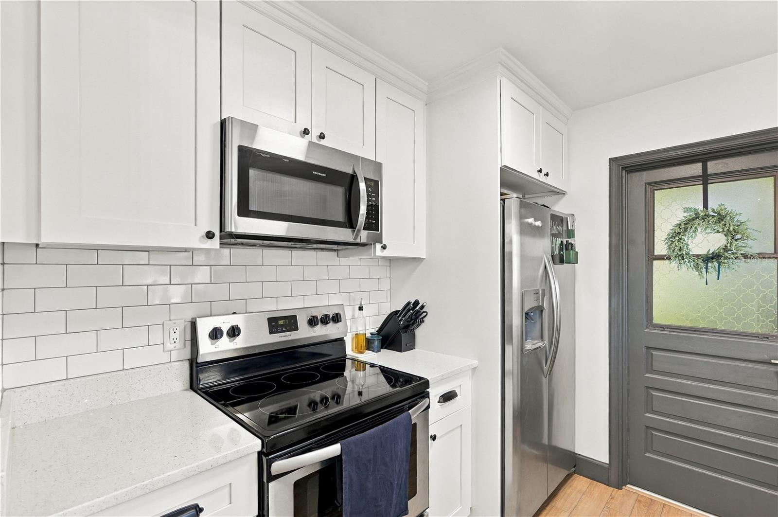 303 Halsey St Property Photo 8