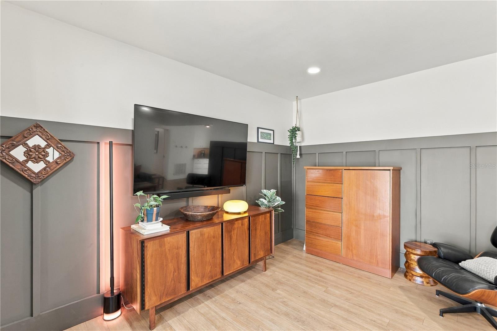 303 Halsey St Property Photo 12