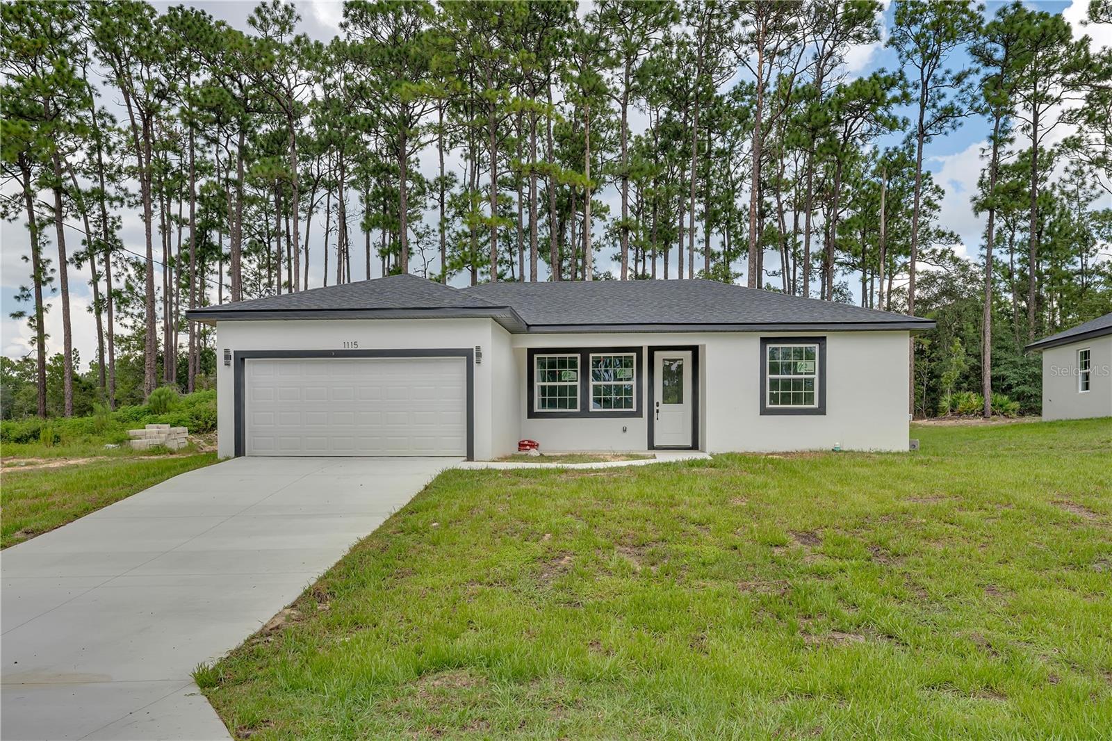 1115 W CARY DR