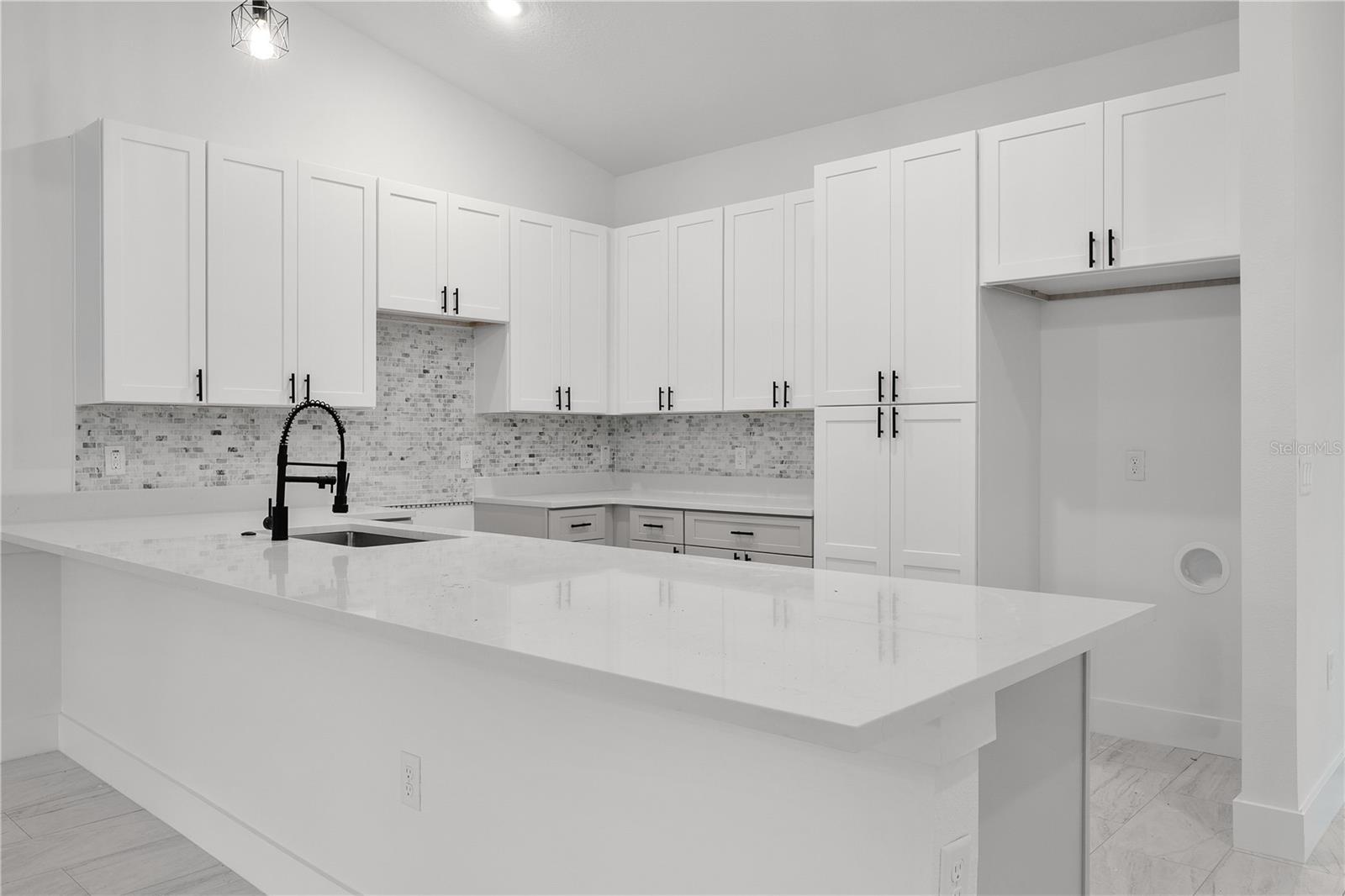 1115 W Cary Dr Property Photo 11