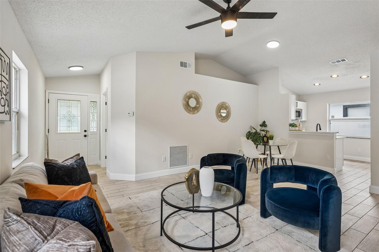 1320 Oak Grove Ct Property Photo 3