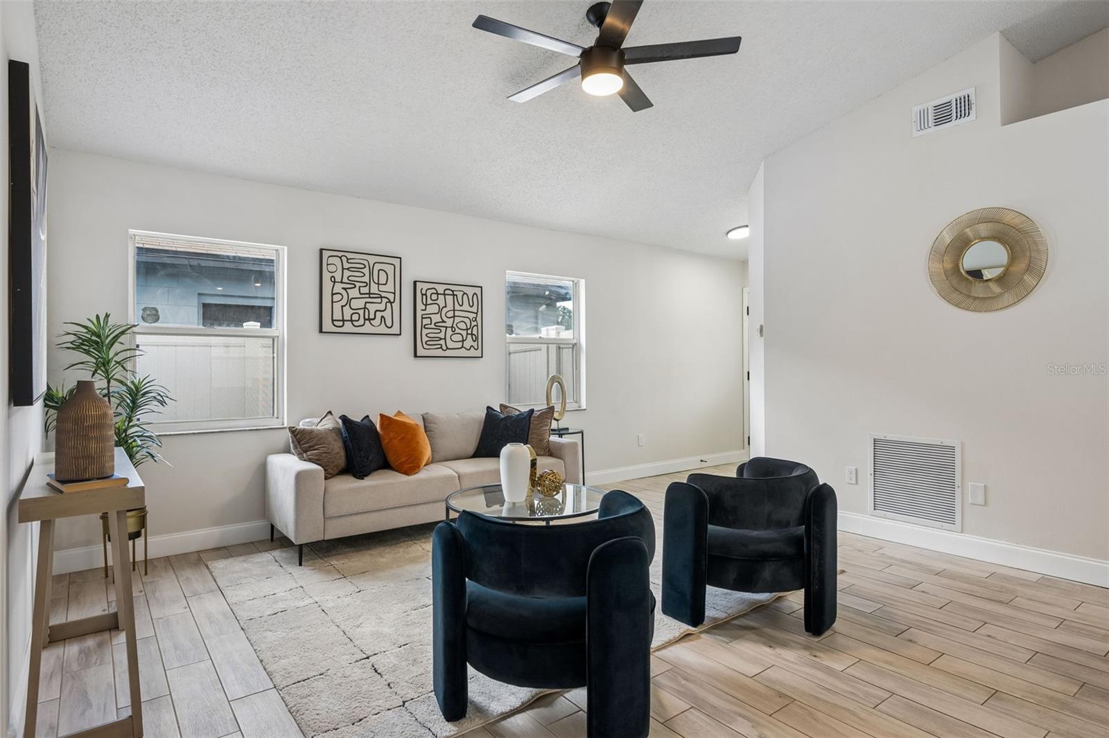 1320 Oak Grove Ct Property Photo 4