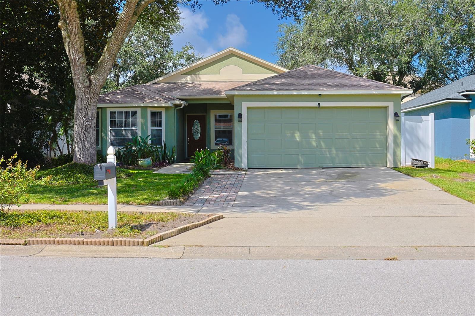 528 Royal Tree Ln Property Photo 1