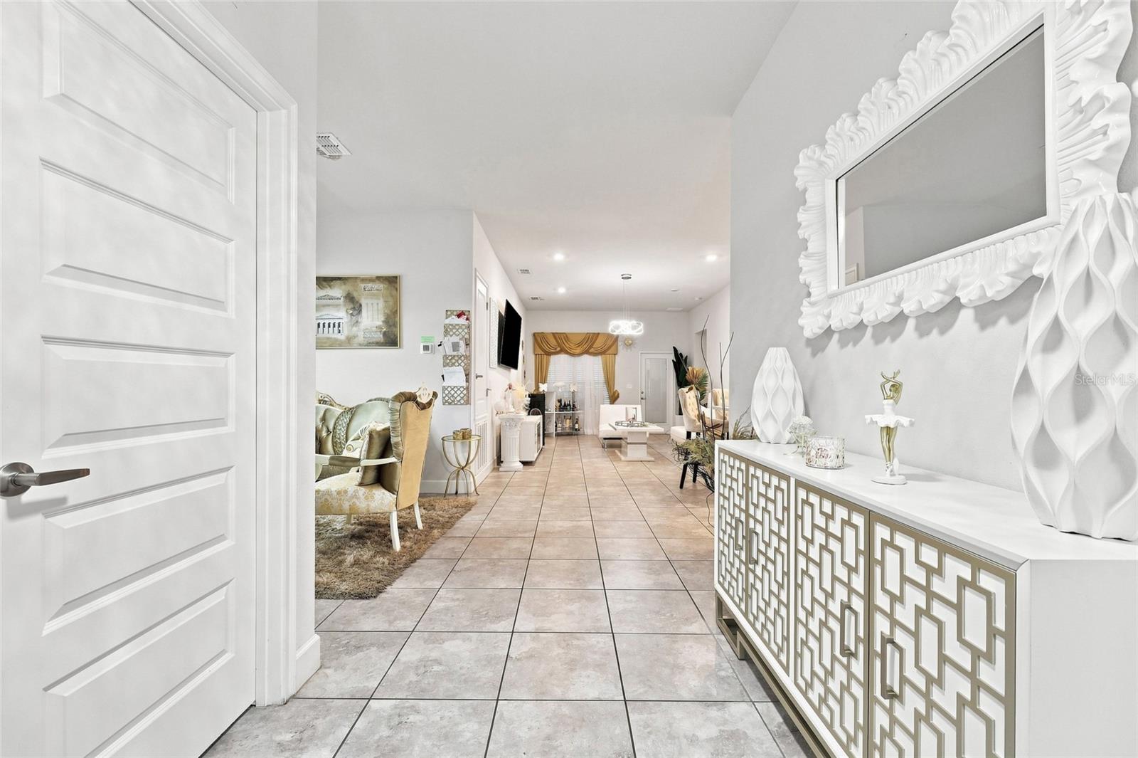 2302 Friendly Confines Loop Property Photo 3