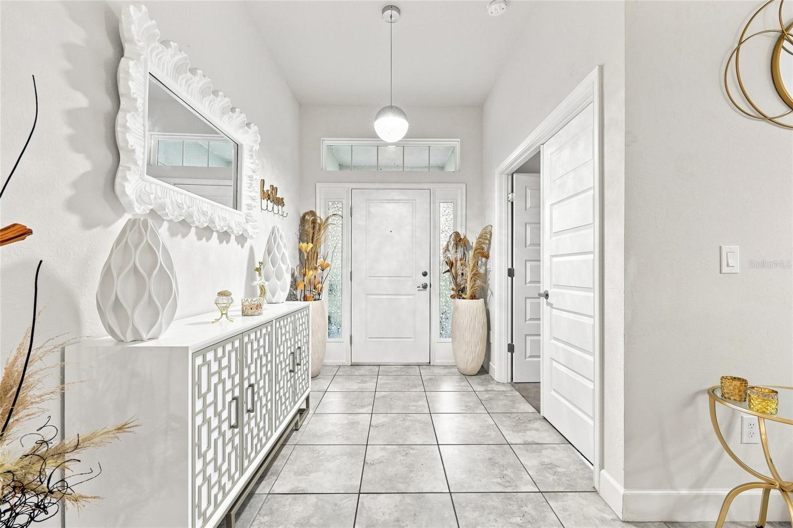 2302 Friendly Confines Loop Property Photo 4