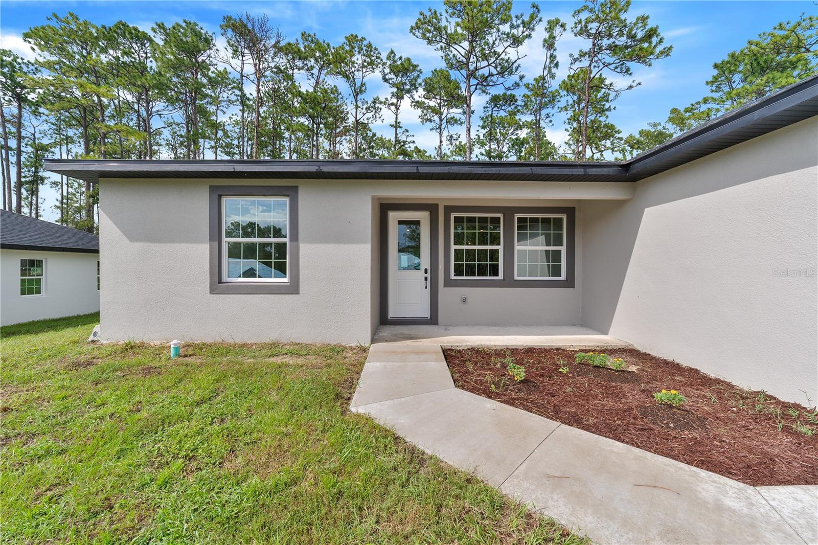 1097 W Cary Dr Property Photo 4
