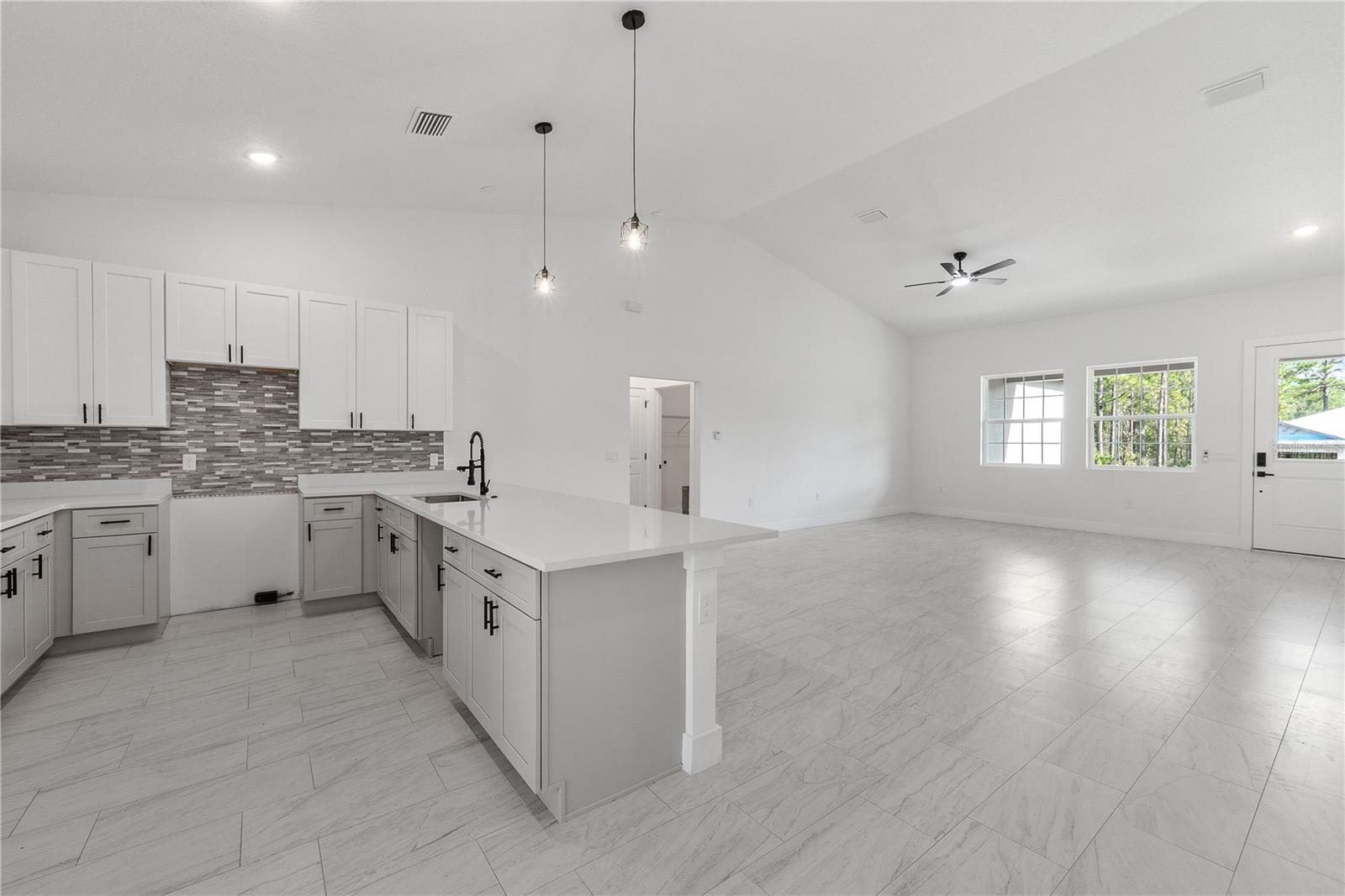 1097 W Cary Dr Property Photo 10