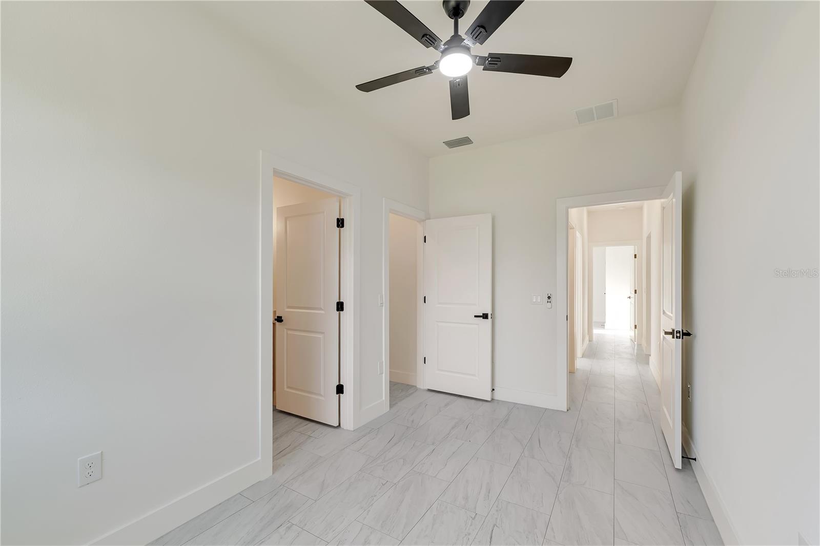 1097 W Cary Dr Property Photo 20