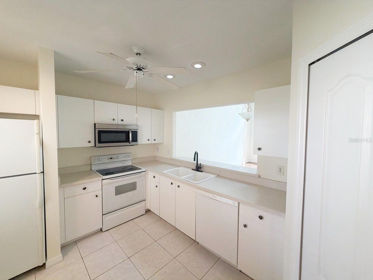 145 Nature Trl Property Photo 4