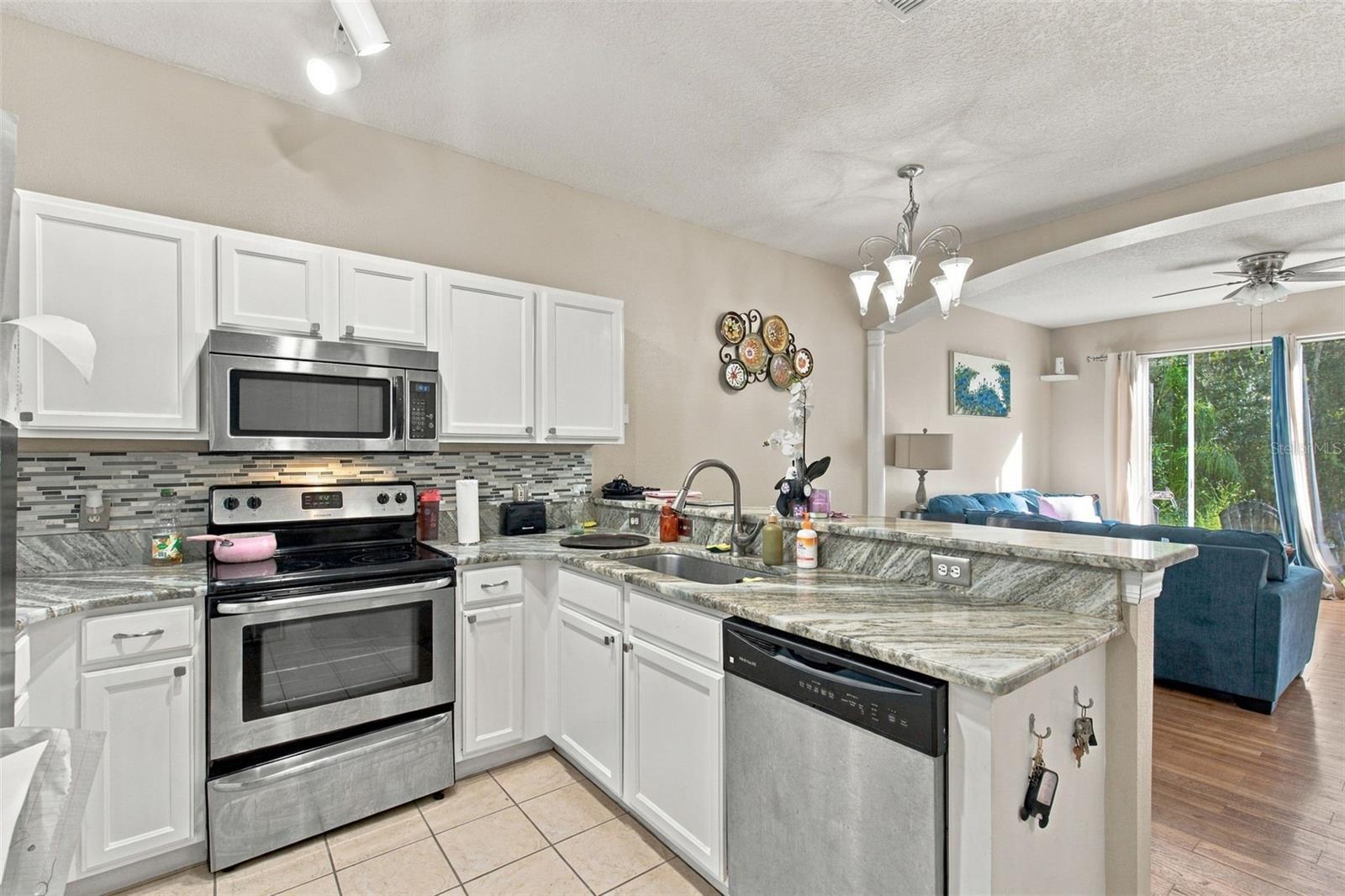 457 Madison Cir Property Photo 7