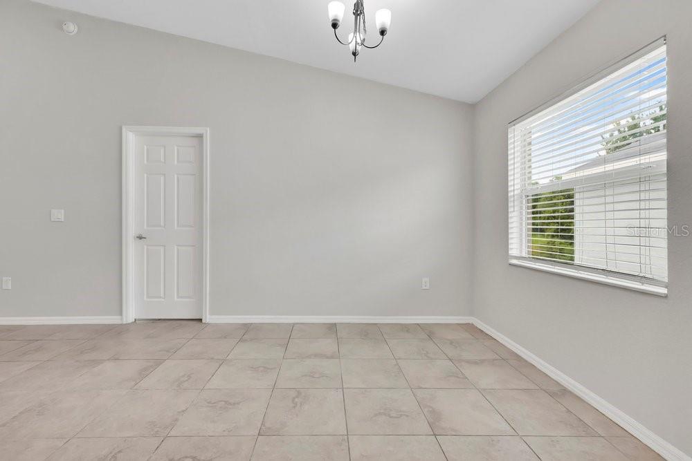 4856 Summerfield Cir Property Photo 7