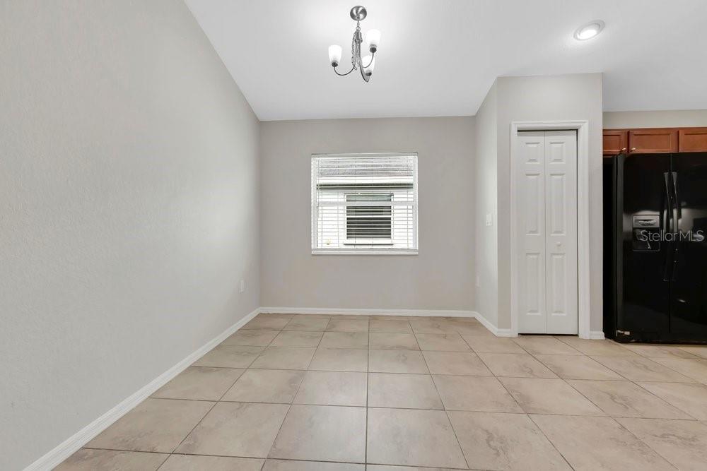 4856 Summerfield Cir Property Photo 8