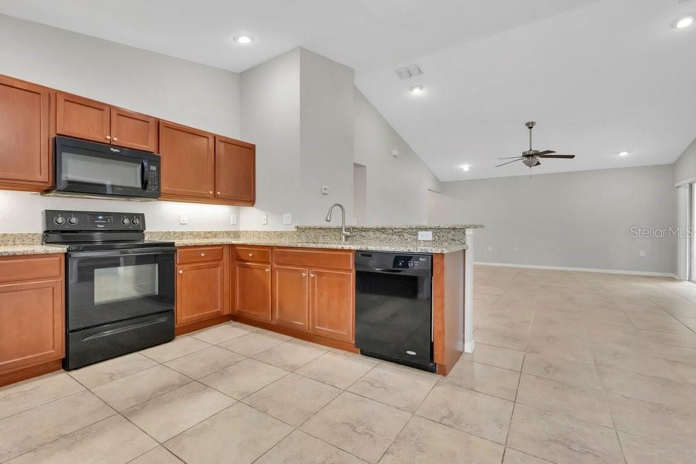 4856 Summerfield Cir Property Photo 10