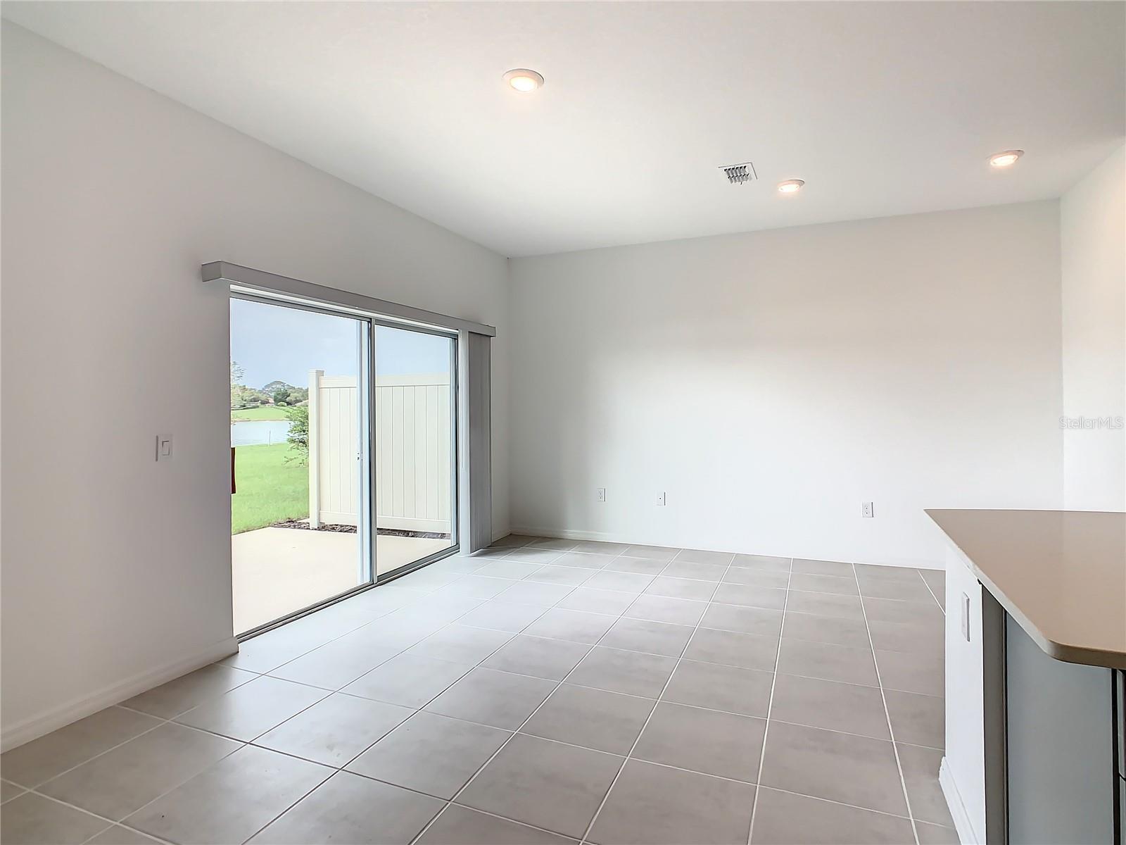 1256 Lago Vista Ct Property Photo 16