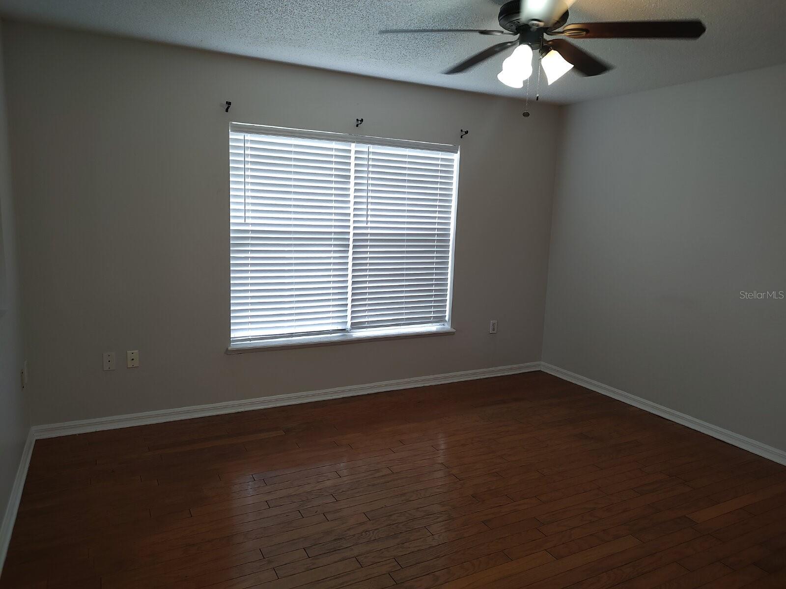 680 Basingstoke Ct Property Photo 6