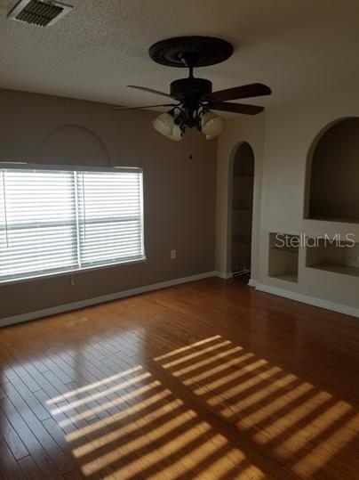 680 Basingstoke Ct Property Photo 13
