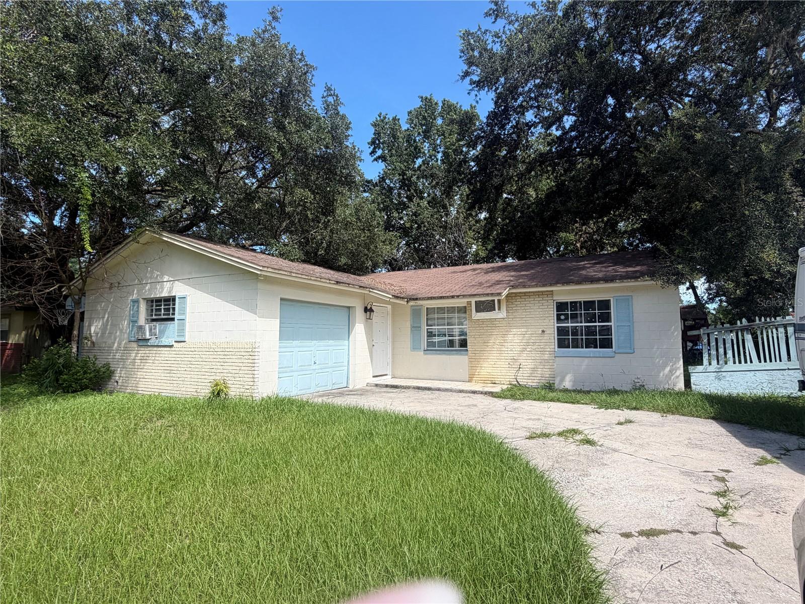 754 Trailwood Dr Property Photo 1