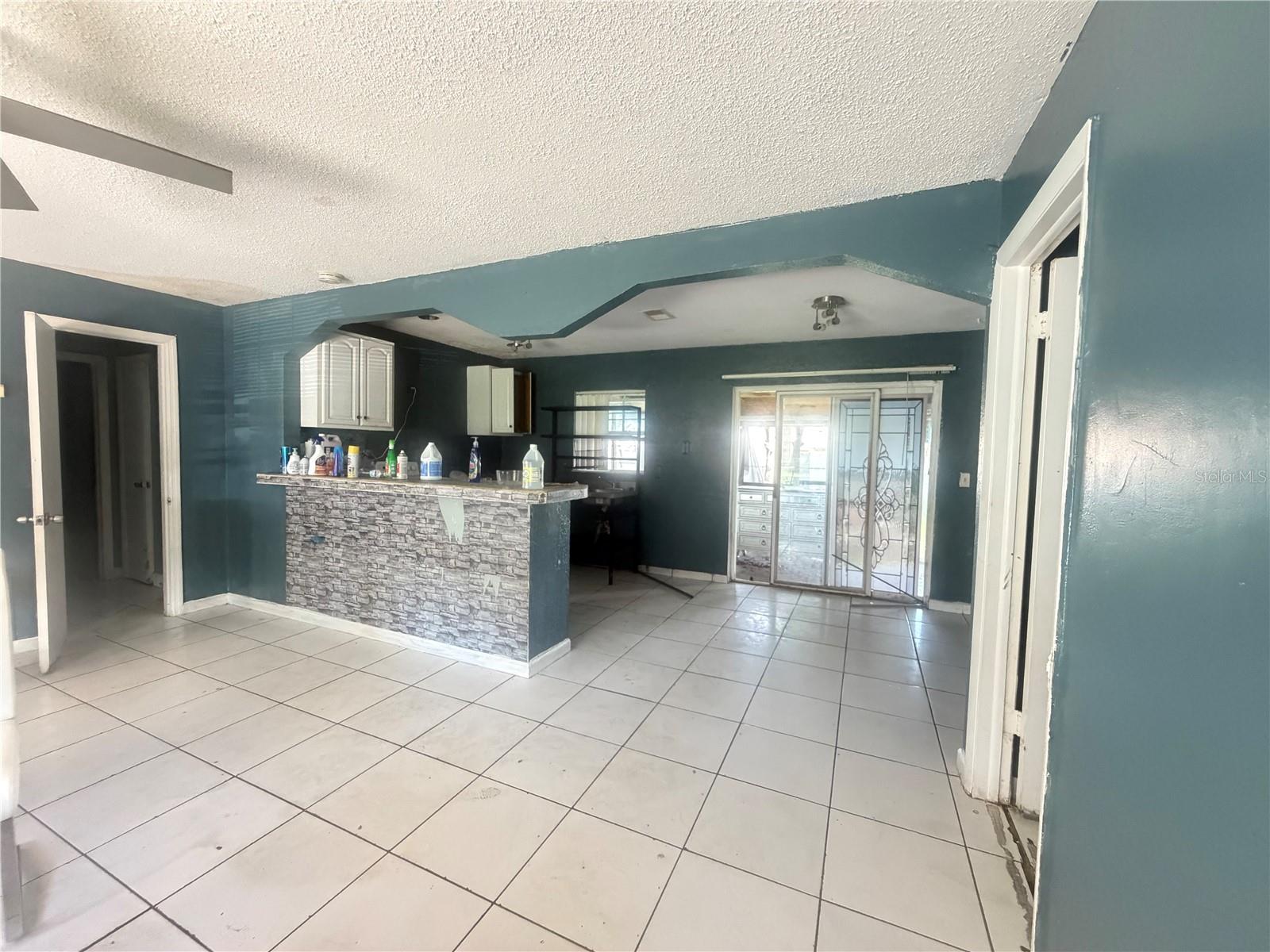 754 Trailwood Dr Property Photo 5