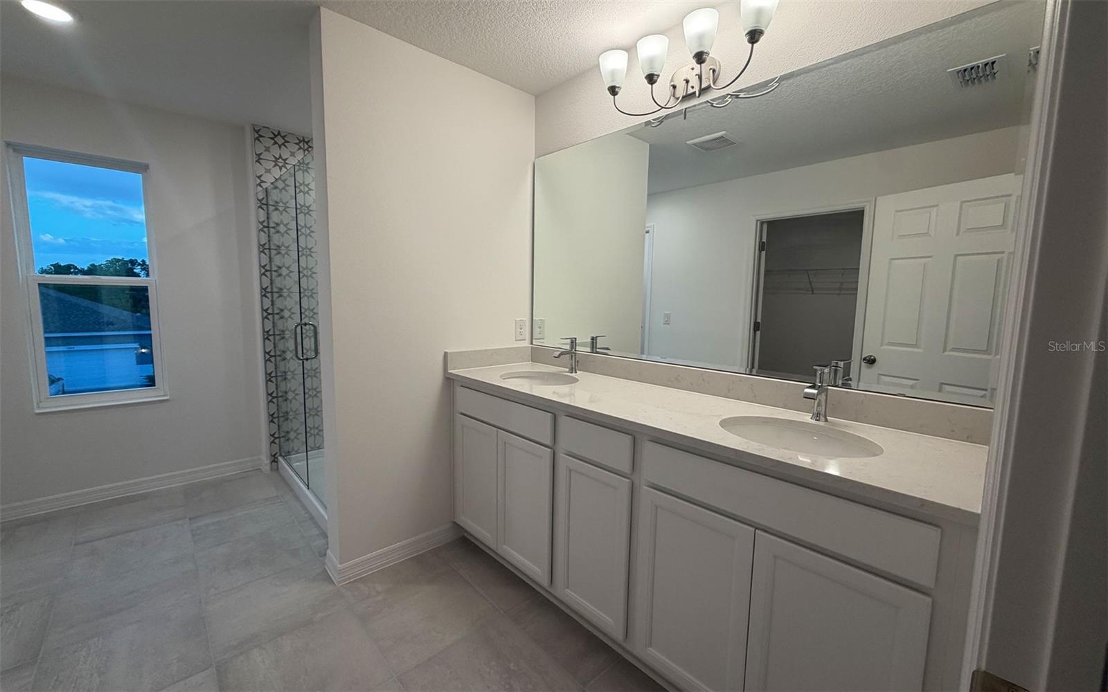 692 Birdswill Ln Property Photo 8