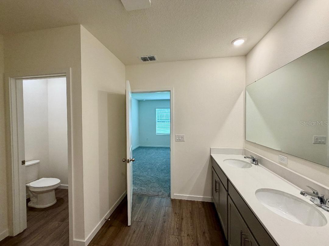 4943 Marshelder St Property Photo 12