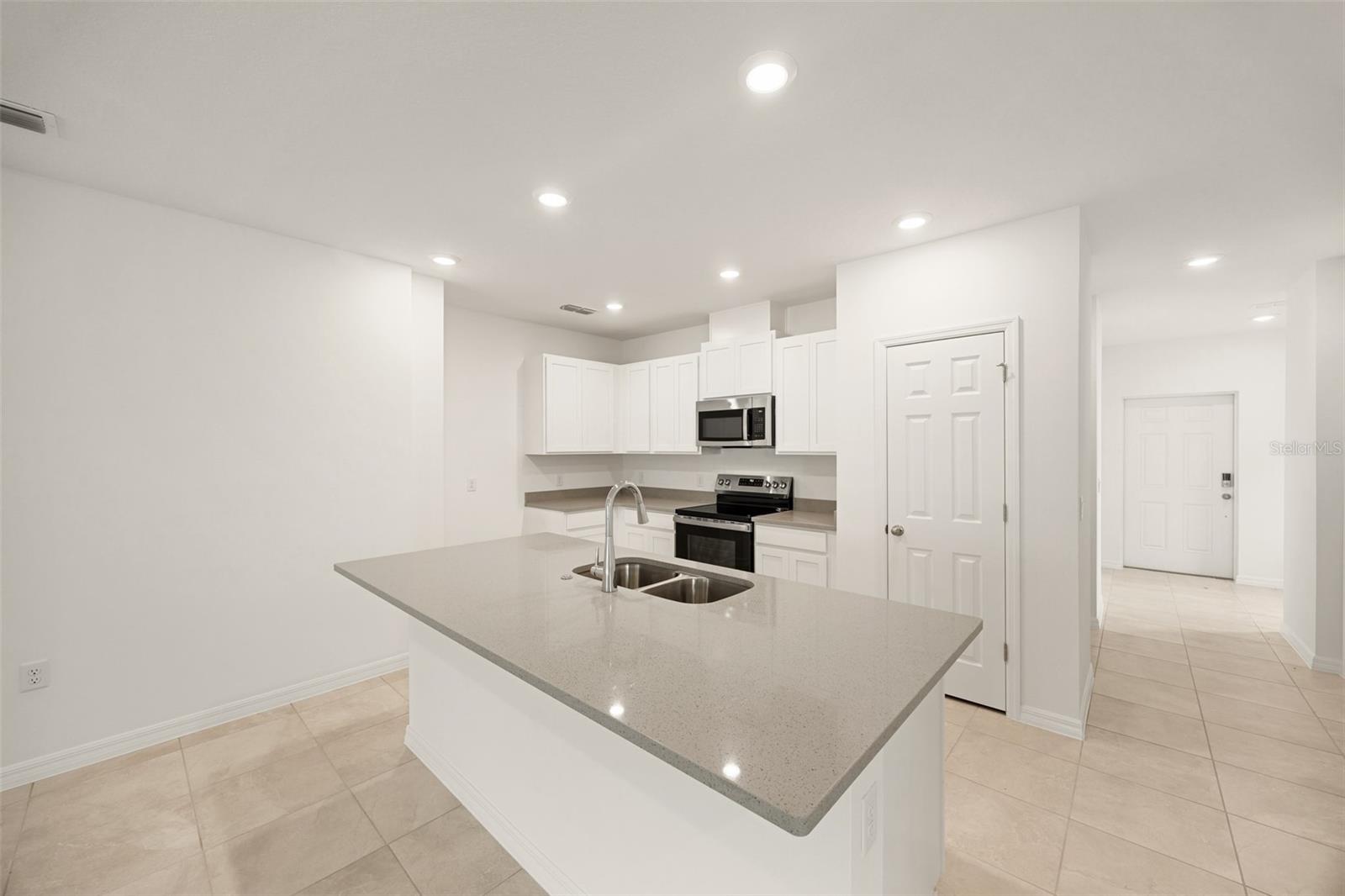 1260 White Ash Loop Property Photo 2