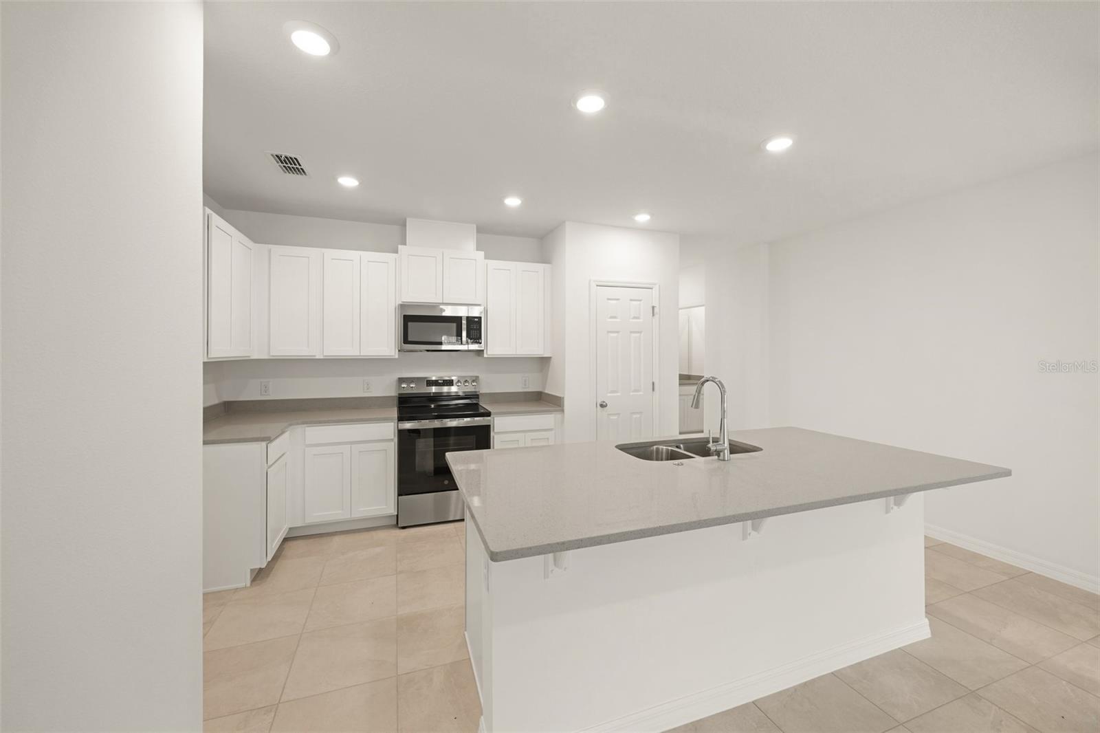 1260 White Ash Loop Property Photo 3