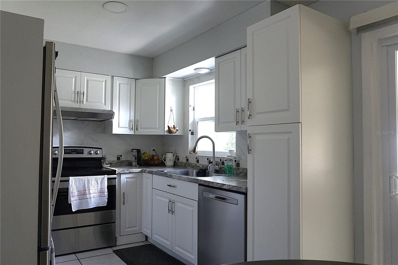 29 E Bob White St Property Photo 5