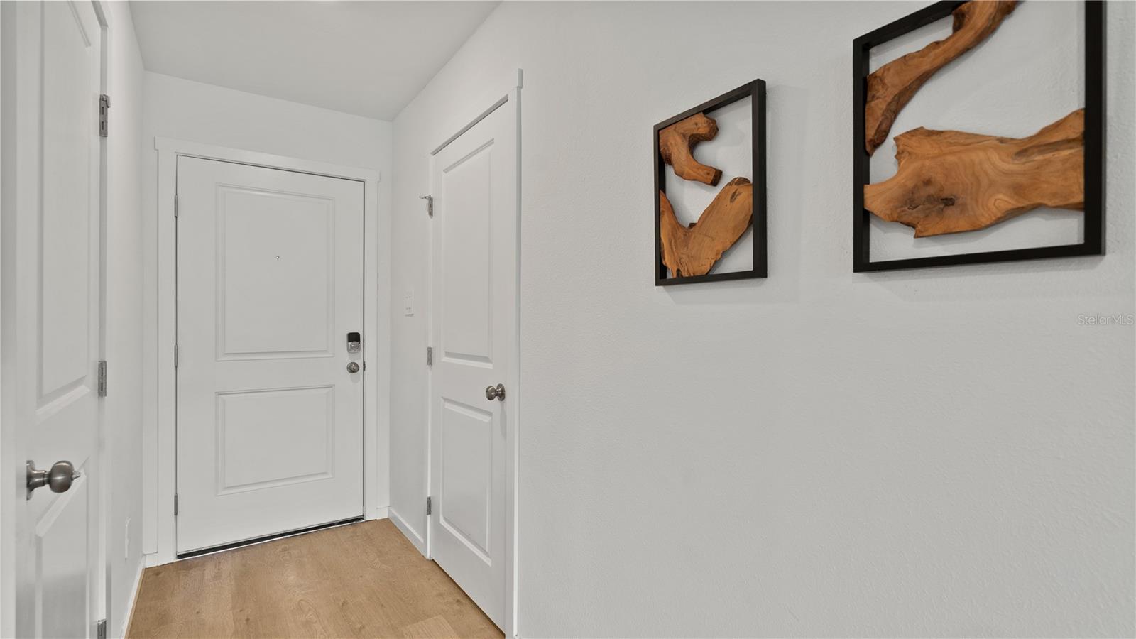 3087 Captain Jax Way Property Photo 3