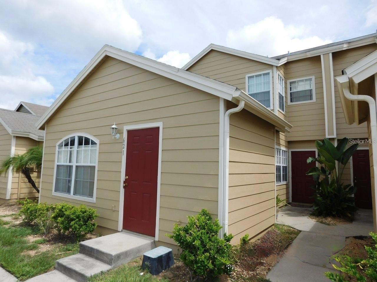 621 WASHINGTON PALM LOOP Property Photo 1