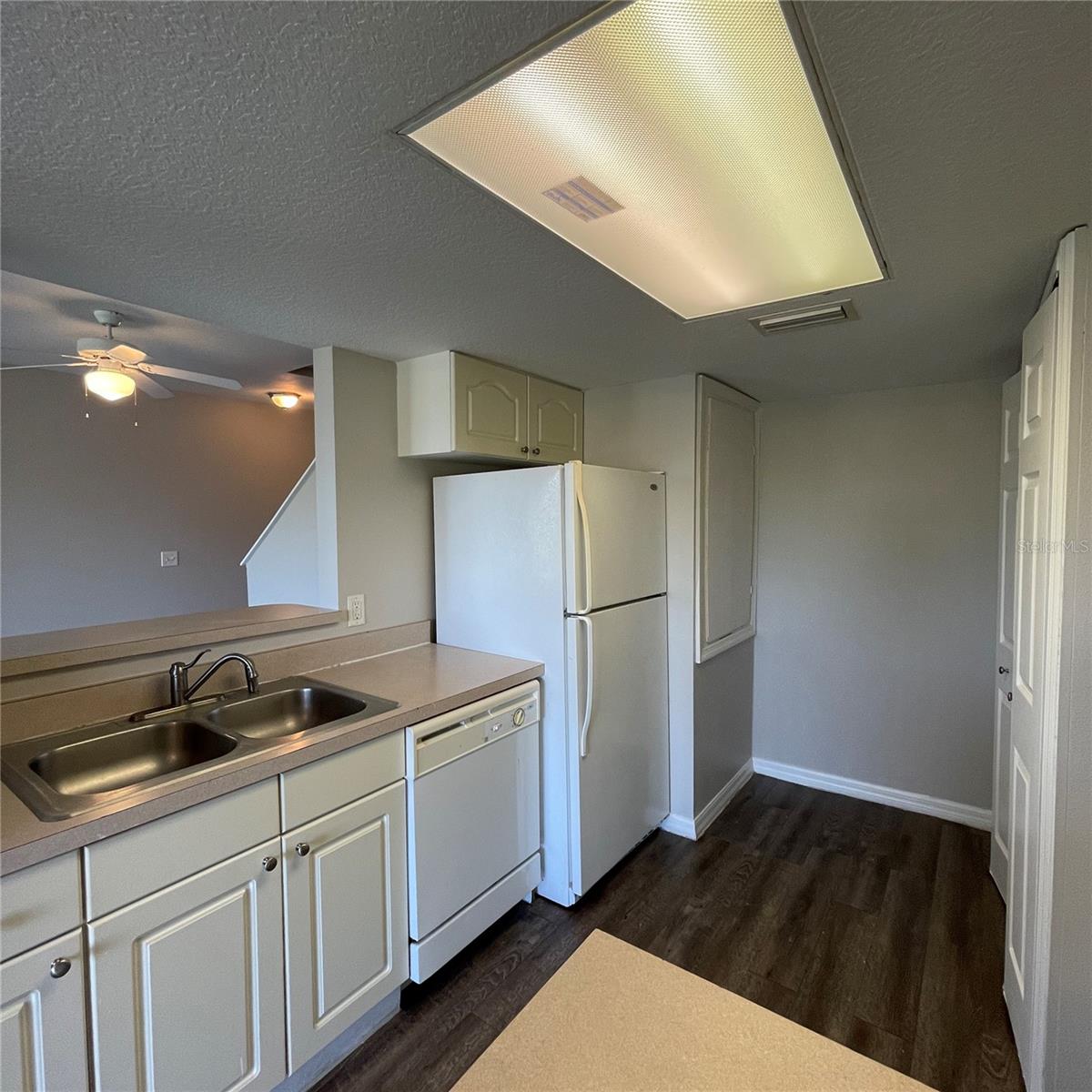 621 Washington Palm Loop Property Photo 4