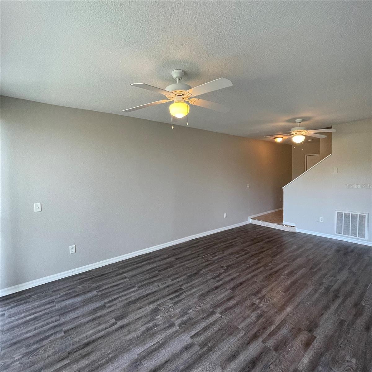 621 Washington Palm Loop Property Photo 5