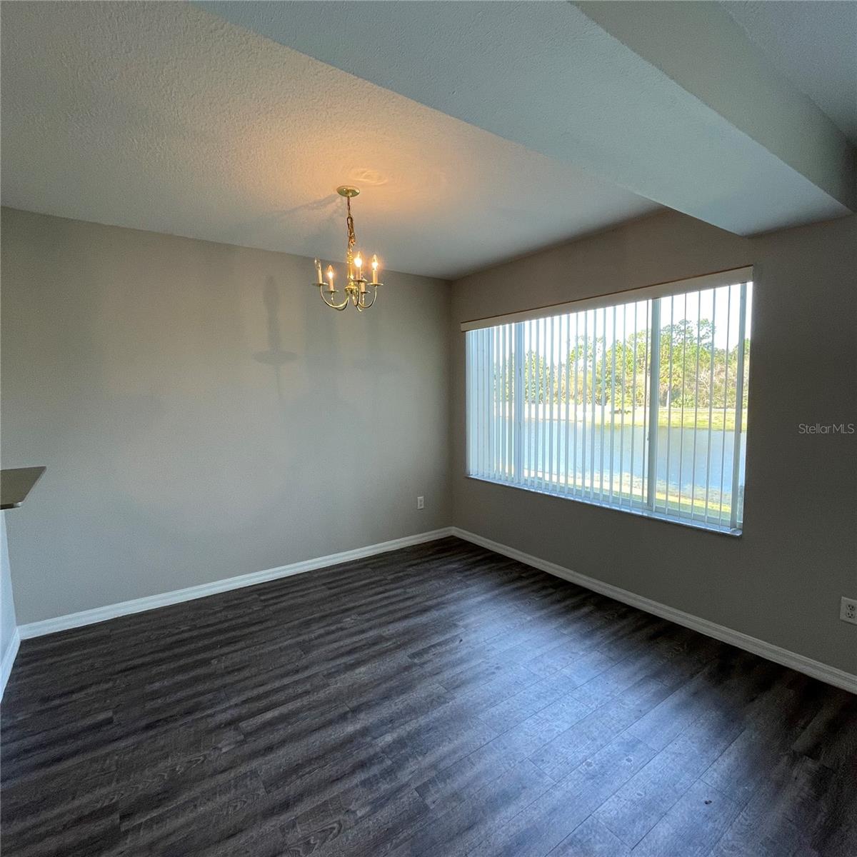 621 Washington Palm Loop Property Photo 6