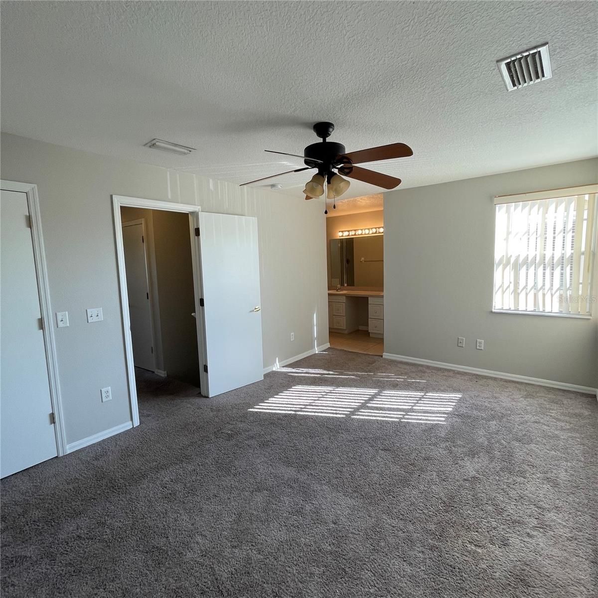 621 Washington Palm Loop Property Photo 12