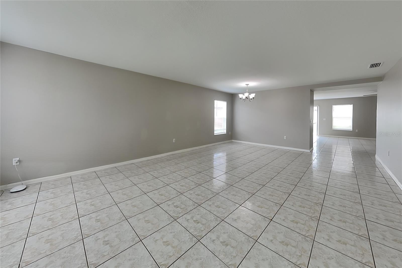 O6442102 Property Photo 3