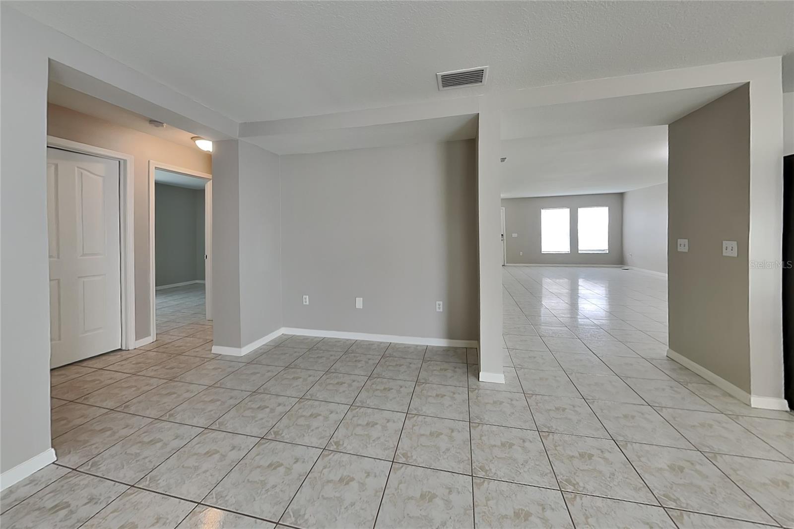 O6442102 Property Photo 4