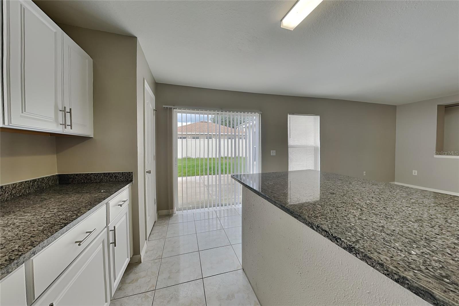 O6442102 Property Photo 8
