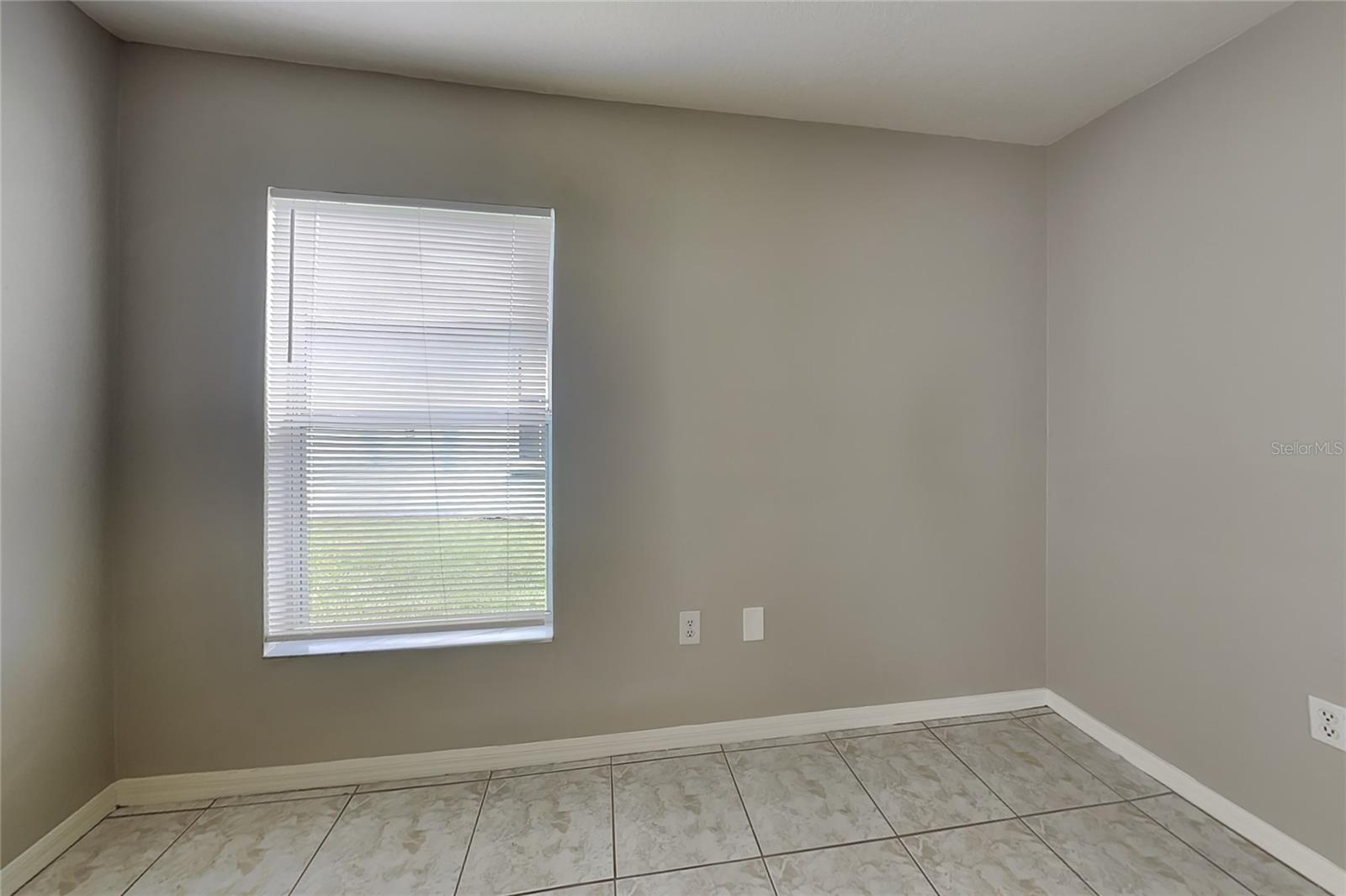 O6442102 Property Photo 13