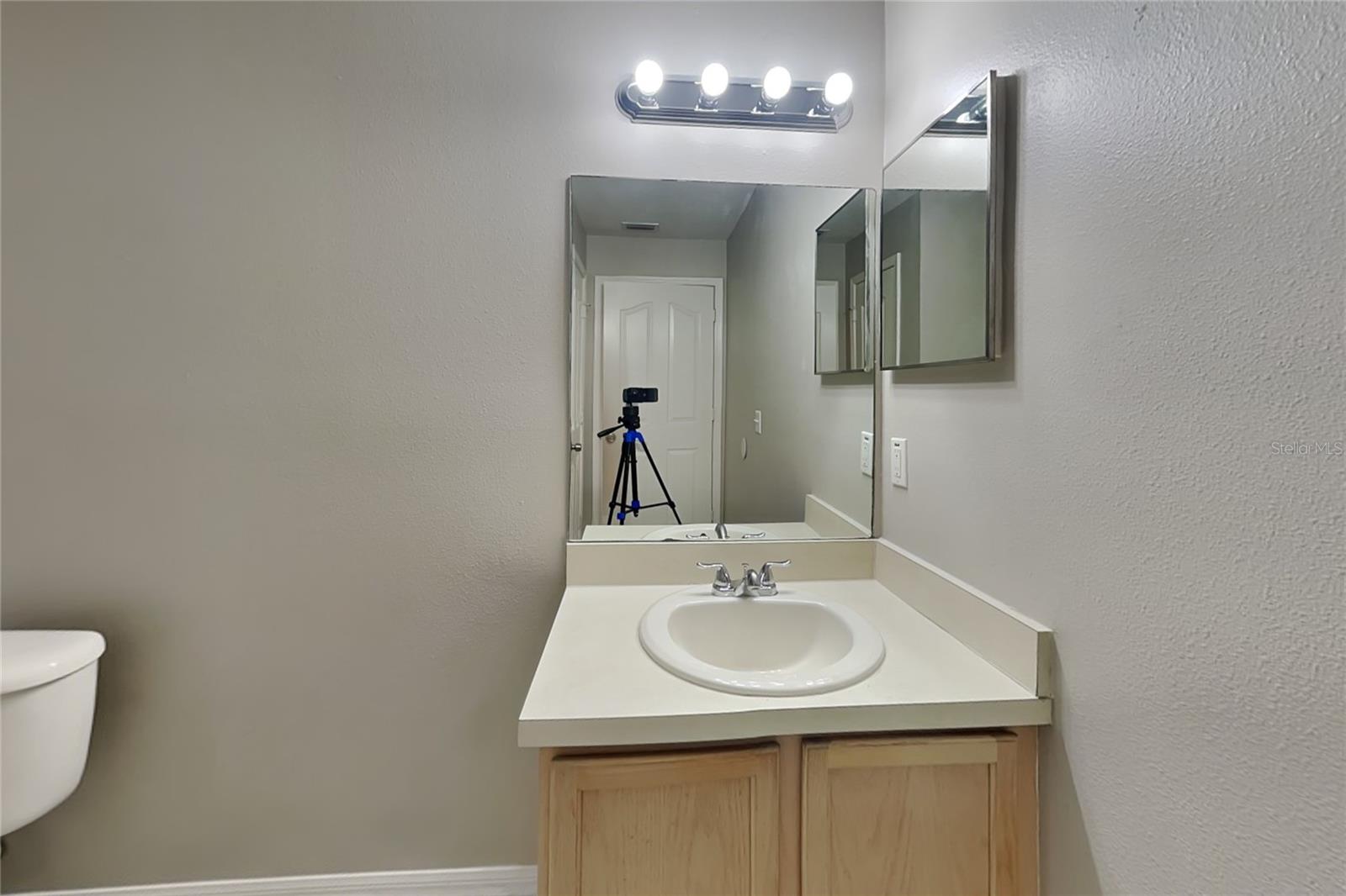 O6442102 Property Photo 15