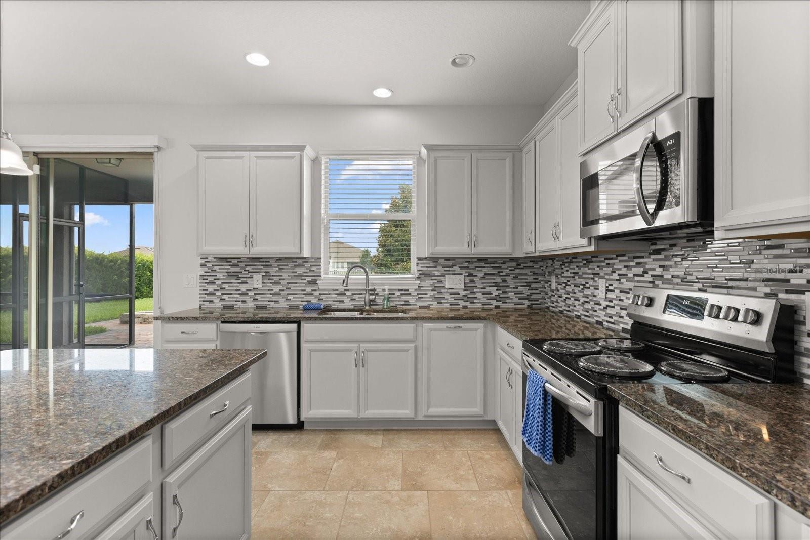 O6442104 Property Photo 6