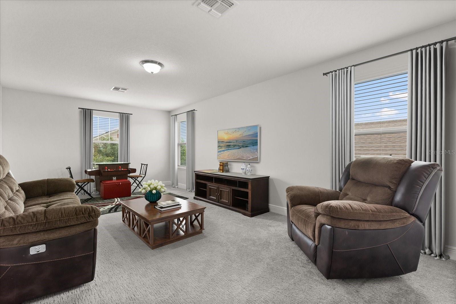O6442104 Property Photo 8