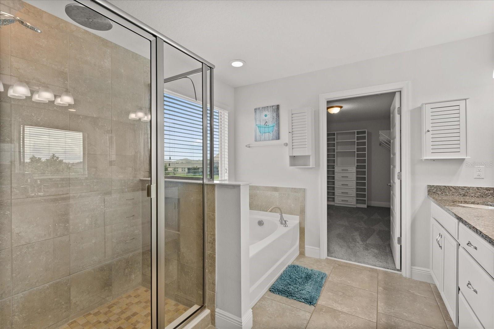 O6442104 Property Photo 10