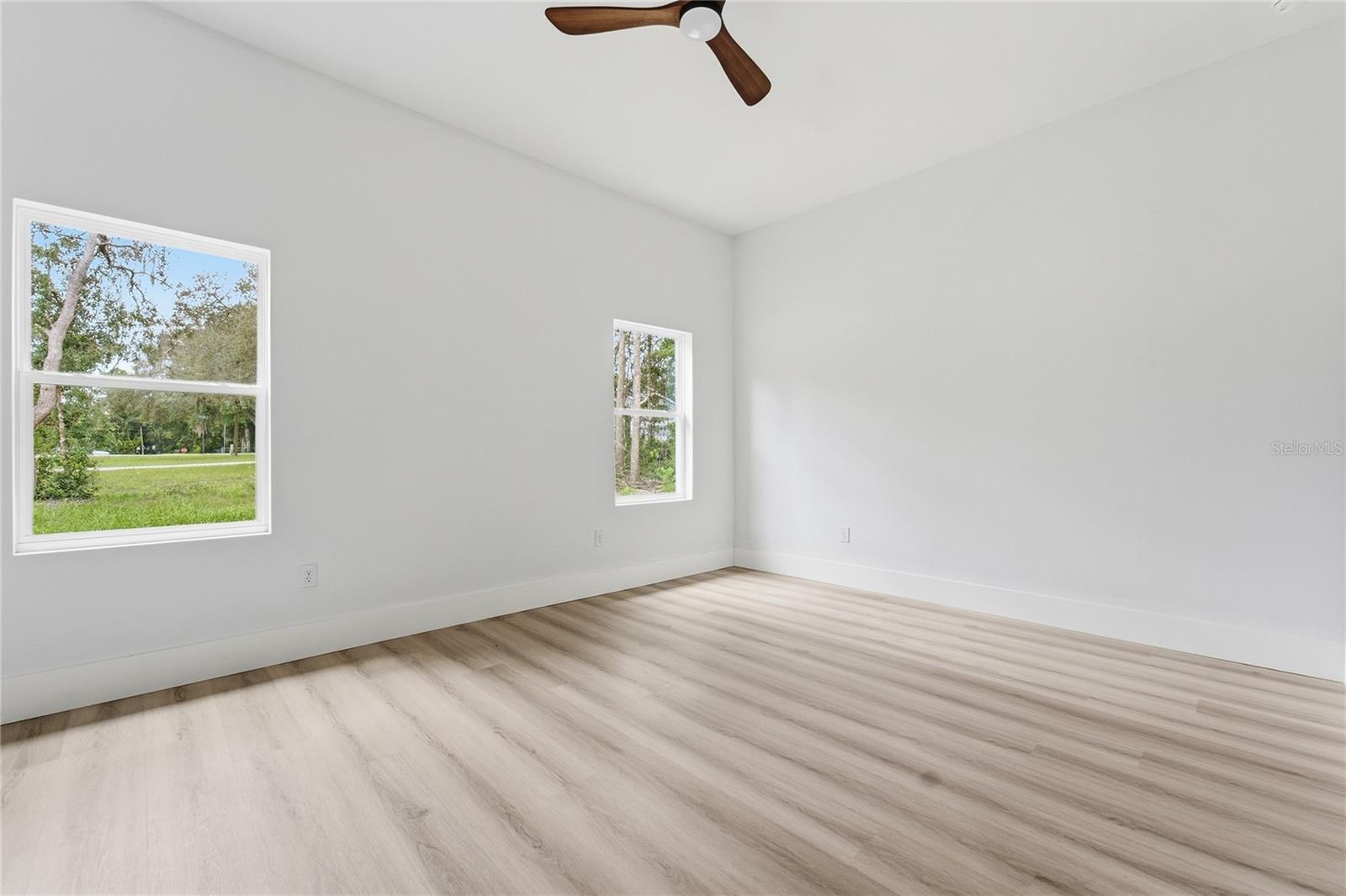 3812 E Walker St Property Photo 16