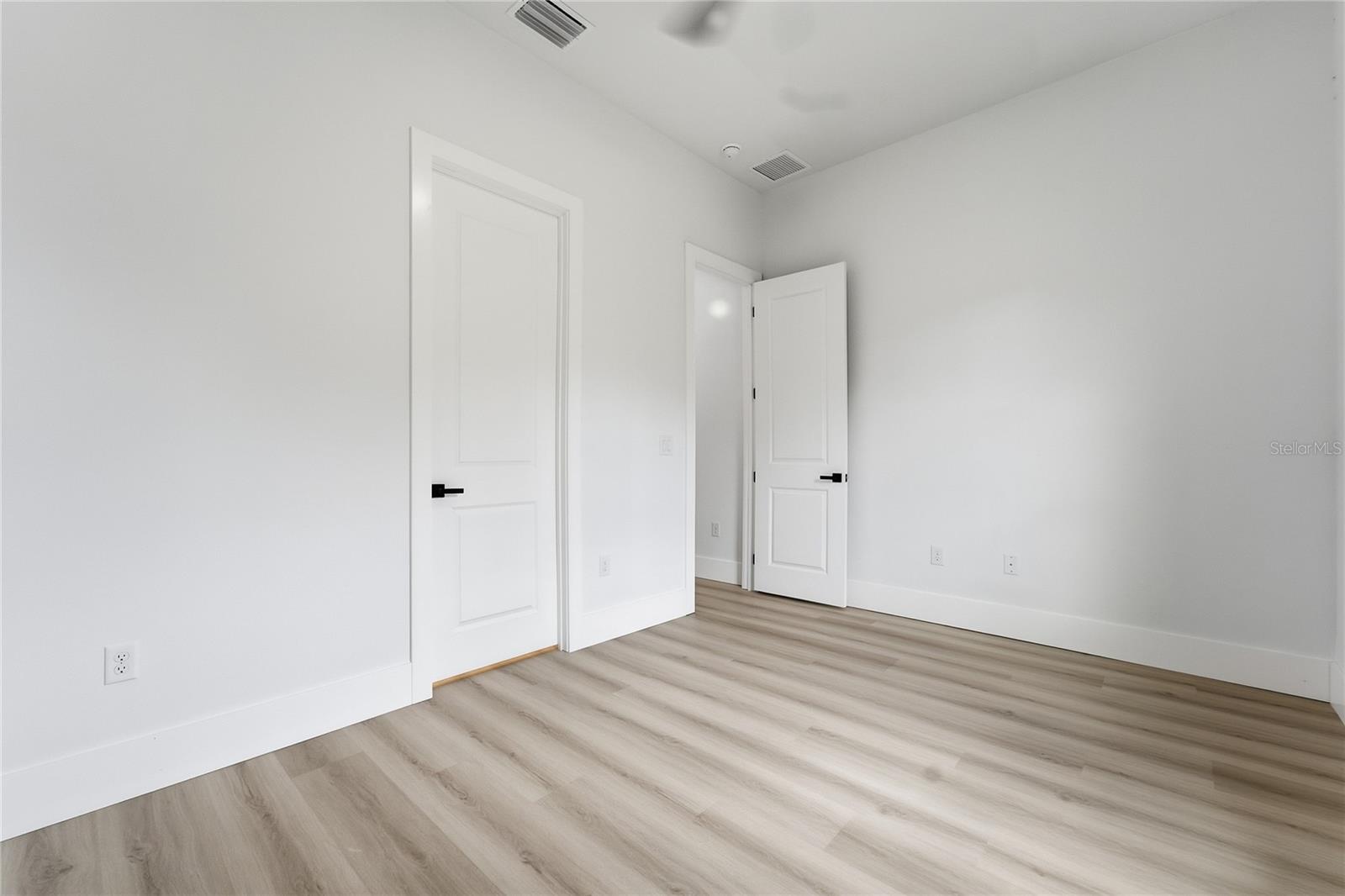 3812 E Walker St Property Photo 25