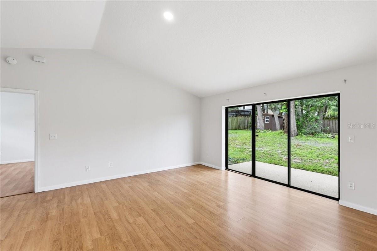 5045 Catspaw Ct Property Photo 5