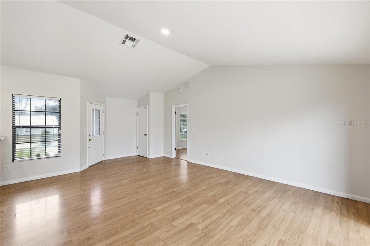 5045 Catspaw Ct Property Photo 8