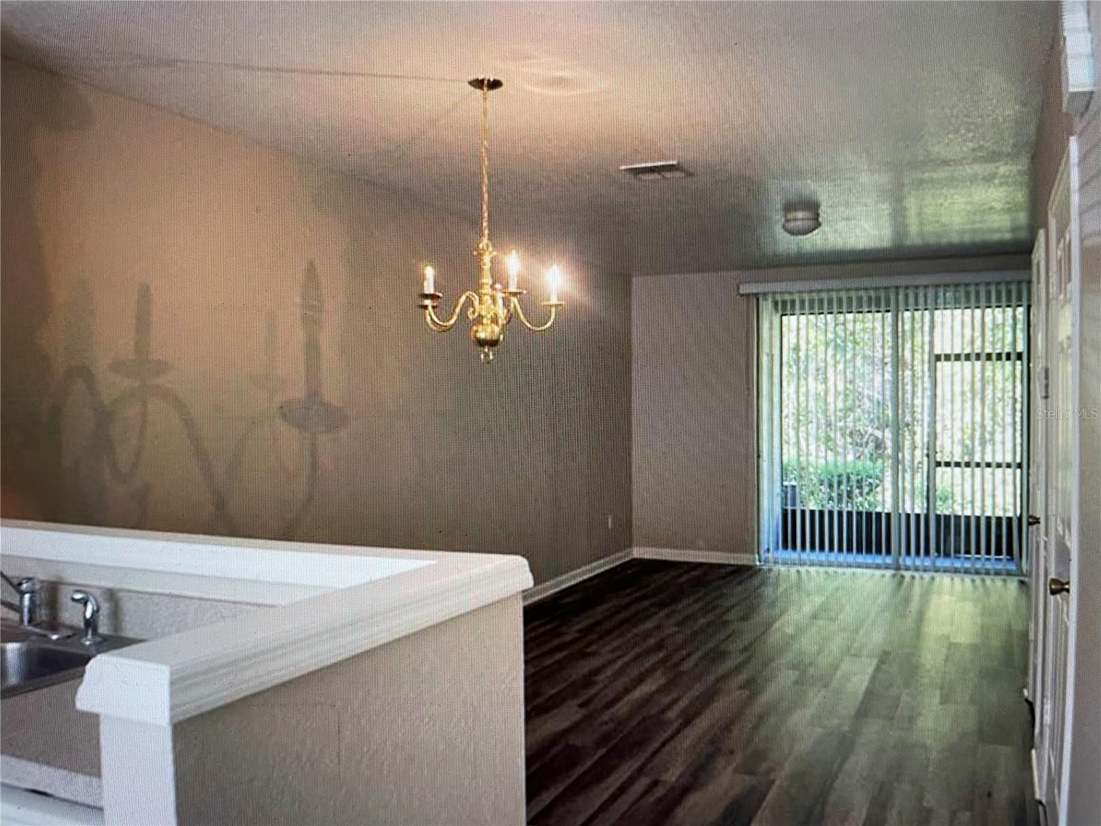 800 Shropshire Loop Property Photo 4