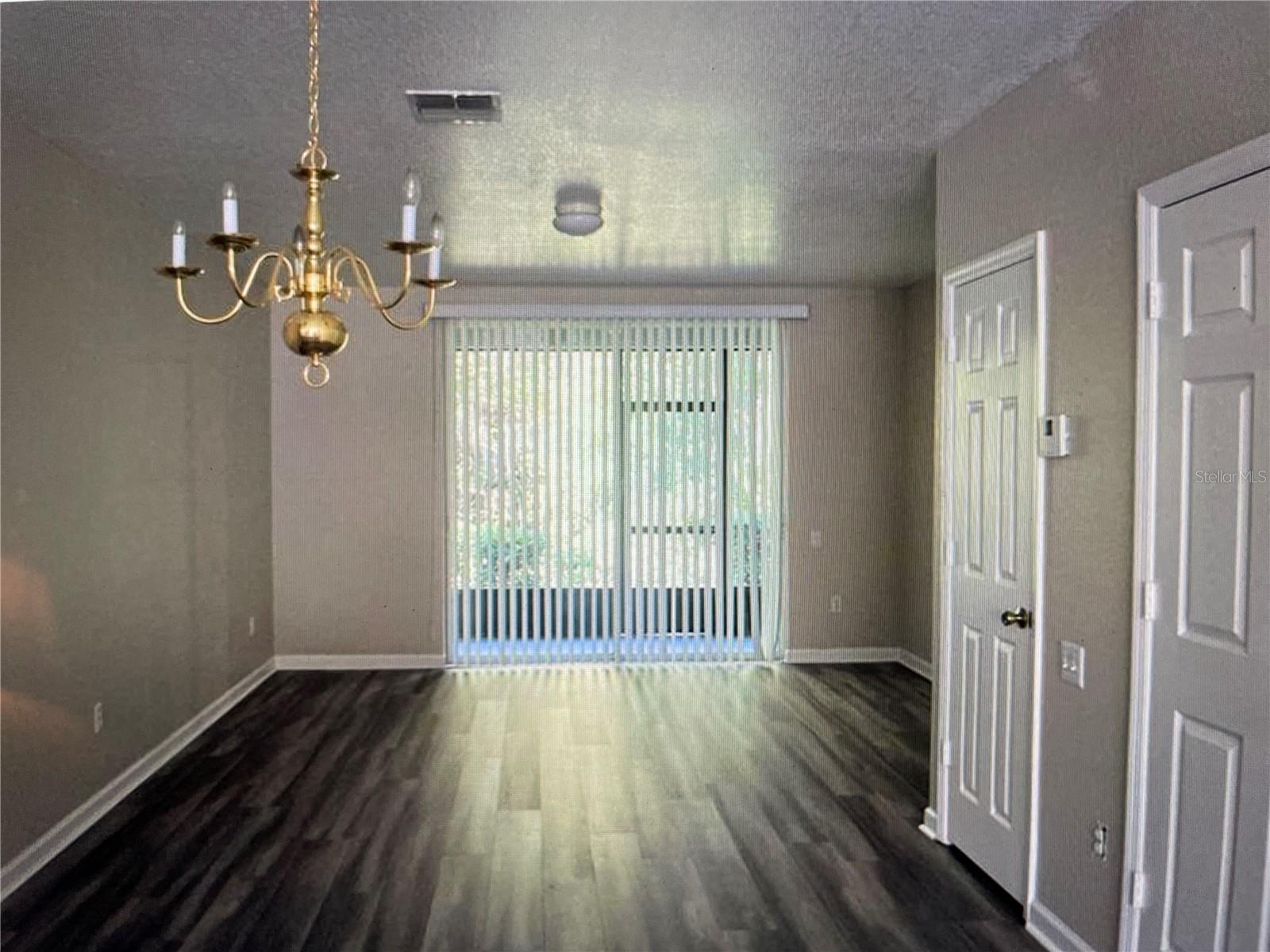 800 Shropshire Loop Property Photo 5